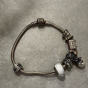 Pandora Bracelet with 7 charms
